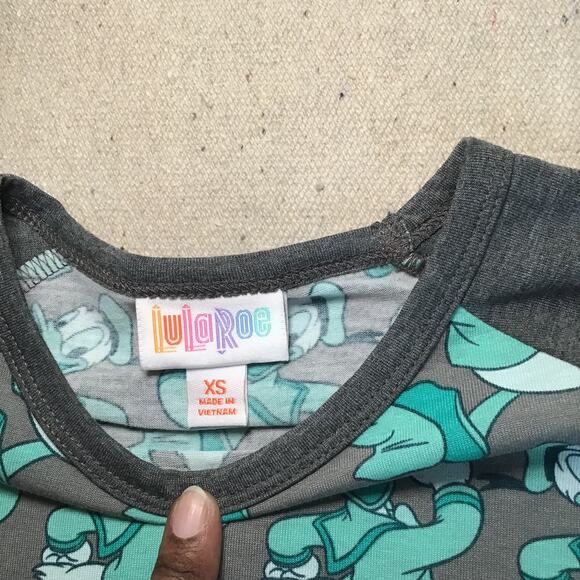 LulaRoe Women’s Gray and Blue Daffy Duck Raglan Sleeve Casual Top Sz. XS NWT - Picture 9 of 9